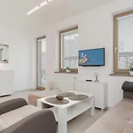 Wind Rose Quarter By Renters
